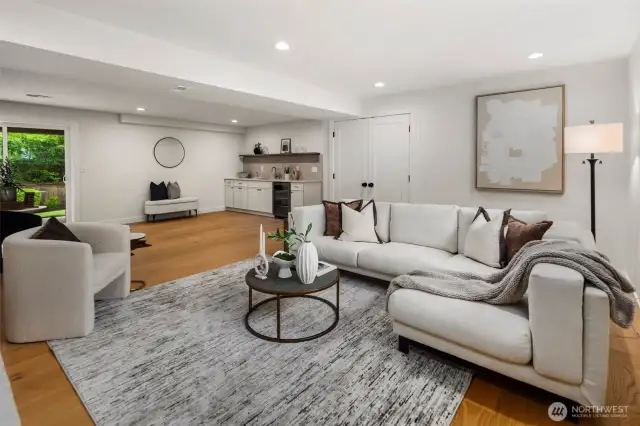 Spacious downstairs living space with Oak floors throughout
