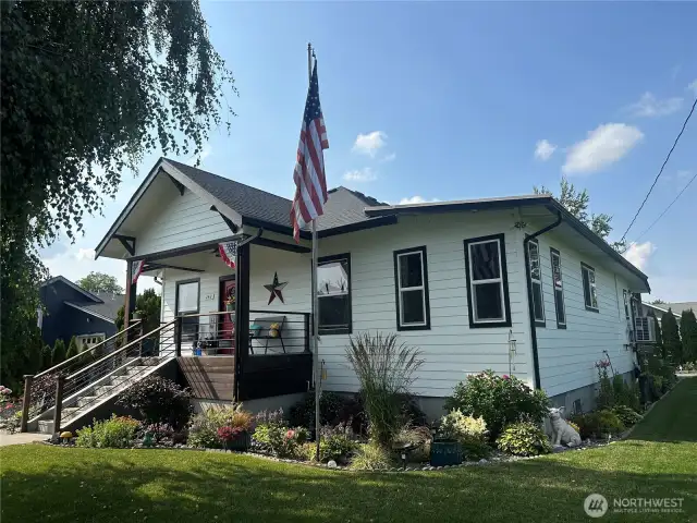 Welcome Home to 242 Morton St.