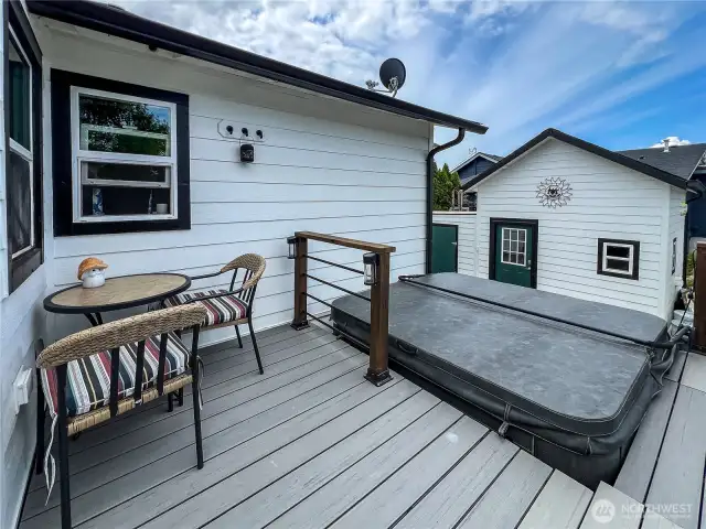 Easy access to Hot Tub for those NW evenings.