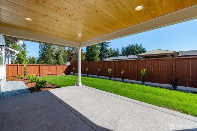 Large covered patio with gas piping for a BBQ or patio heater.