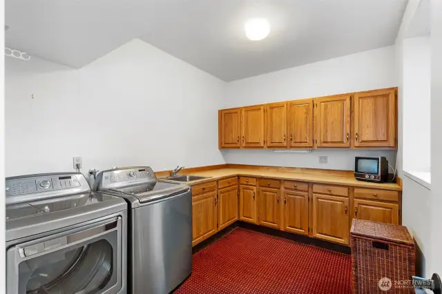 Large Utility room with loads of storage