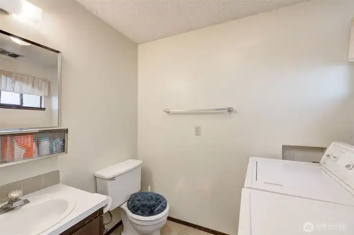 #494 1/2 Bath & Laundry