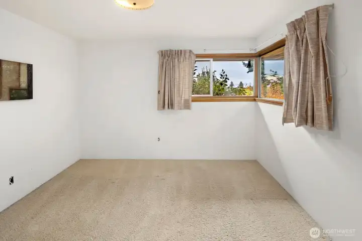 BR 1 approximately  14 x 11.3