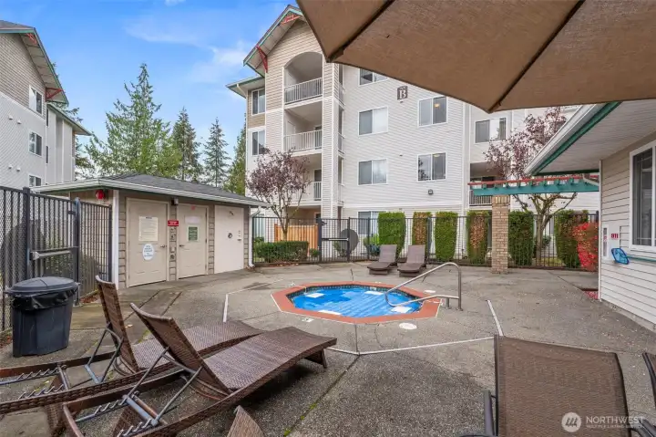 Condo amenities also include an outdoor hot tub.