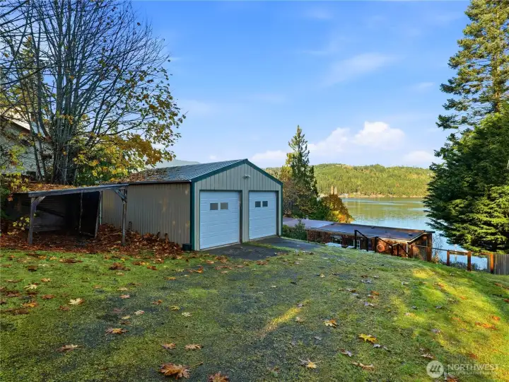 600sqft garage - perfect for parking & storage needs!