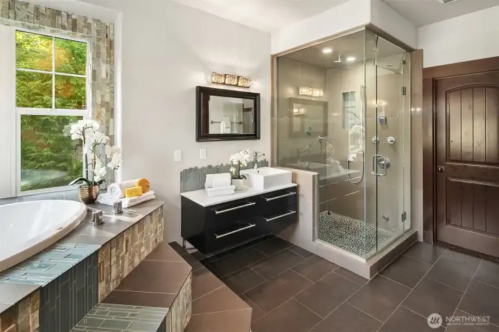 Dual vanities and steam shower