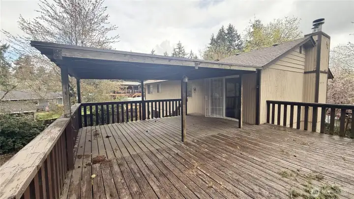 Super size deck with extended covered and uncovered area for you to enjoy the outdoor - all year round