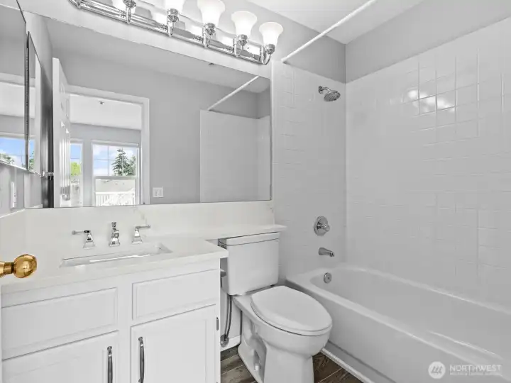 The ensuite bathroom is a great size. The ensuite bathroom is a great size.