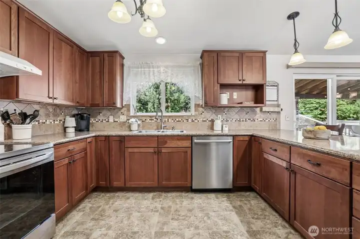 Beautiful and spacious kitchen.