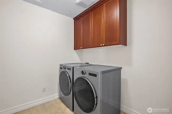 Convenient upstairs laundry Convenient upstairs laundry