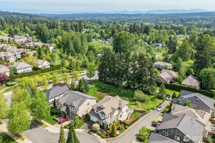 Minutes to Downtown Redmond Minutes to Downtown Redmond