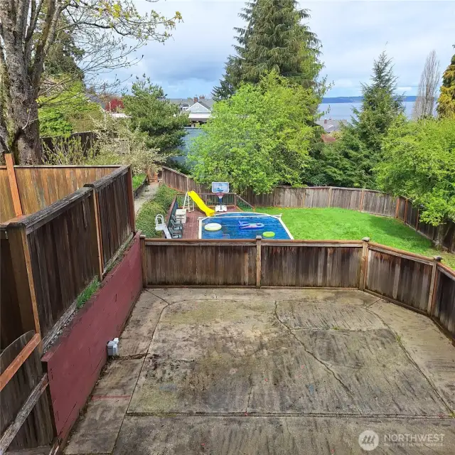 Backyard & Pool 2