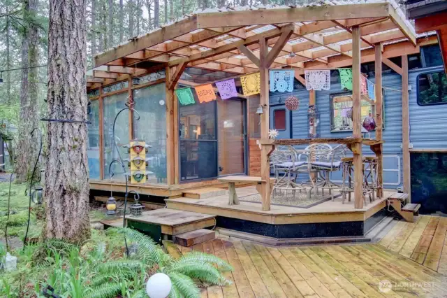 Multi level deck