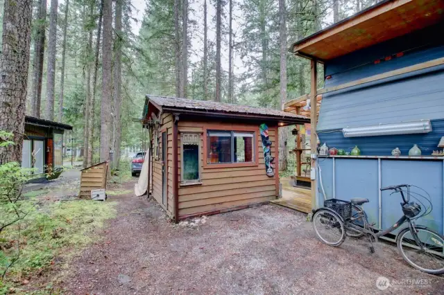 Multi use shed