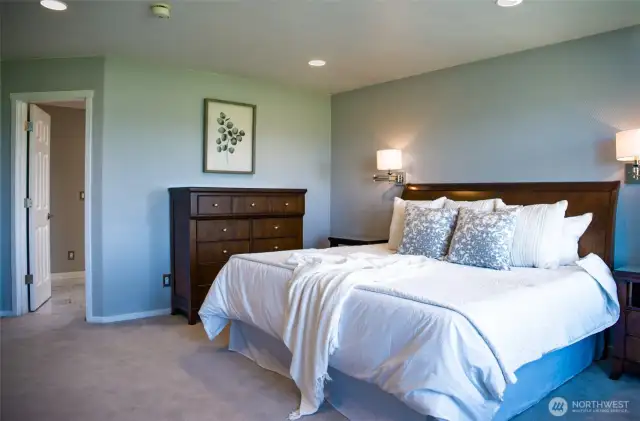 Walk In Closet - Primary Ensuite.