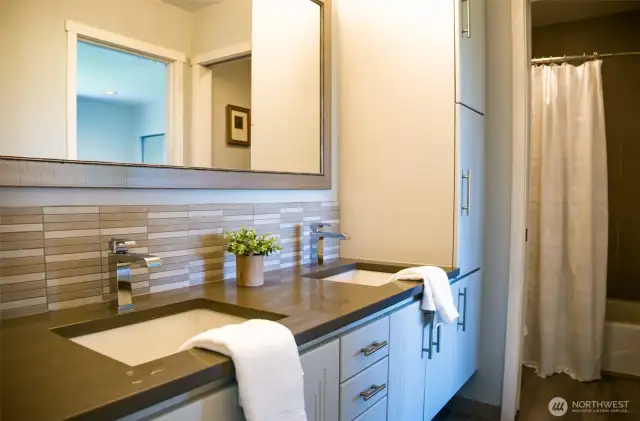 Beautfully Updated Bathroom