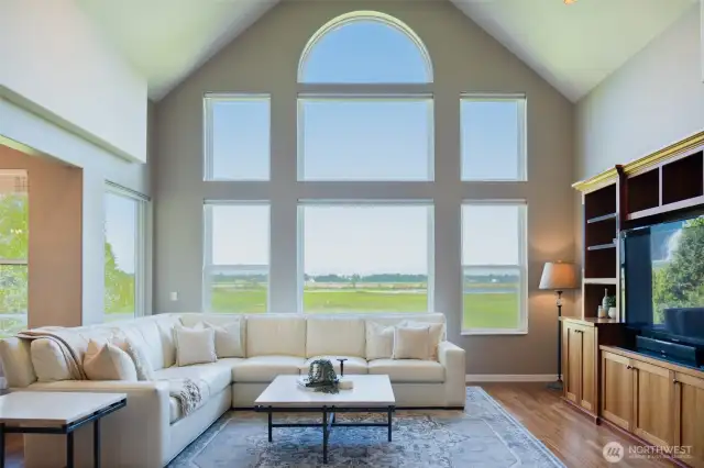 Family Room with Panoramic Mountain Views and Soaring Ceilings.