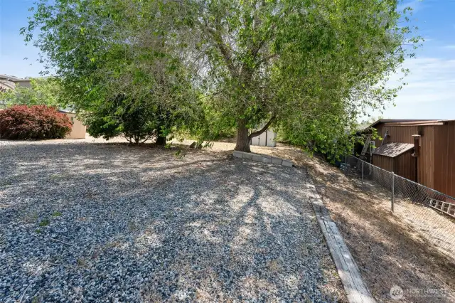 property line goes to fence on right hand side