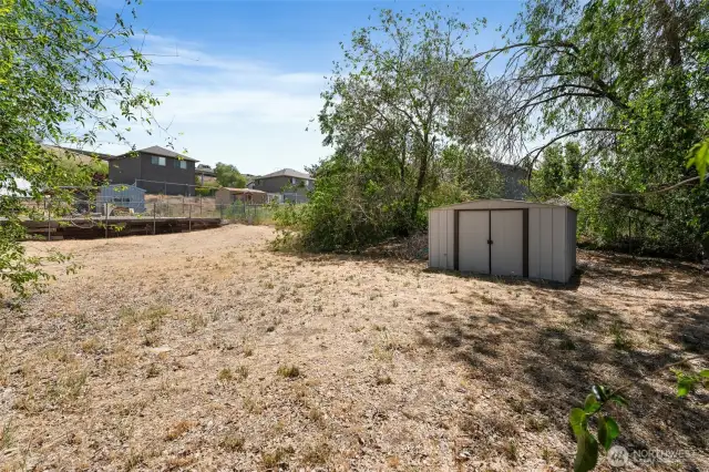 fenced backyard- opportunity to build additional dwelling?