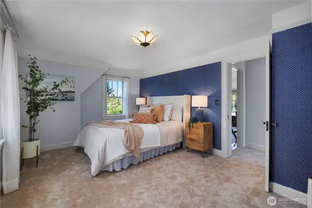 Large primary bedroom wtih walk-in closet!