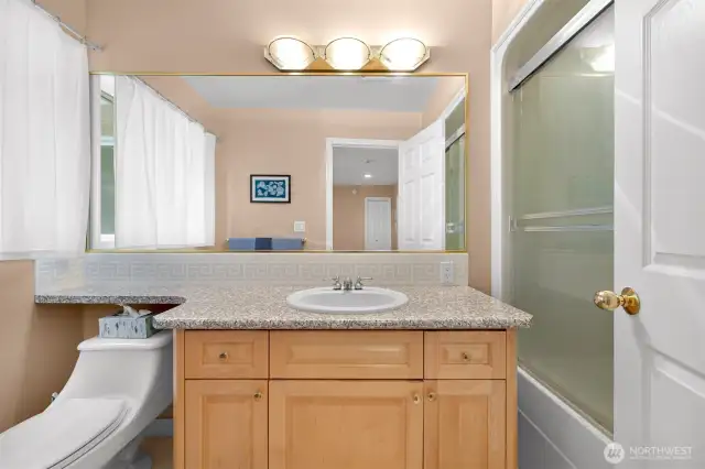 Upstairs 2nd bath