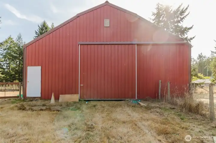 Six stall barn with a large loft for storage.