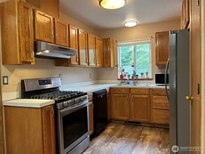 Unit 2237 kitchen