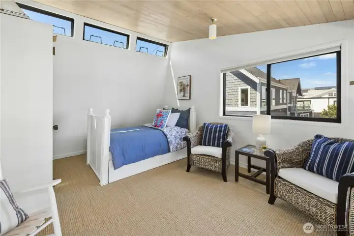 Upstairs loft area, perfect for guest or a home office space.