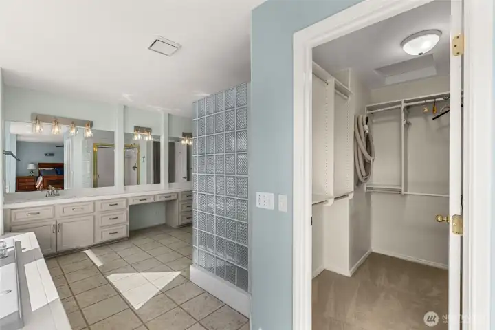 Large primary bath