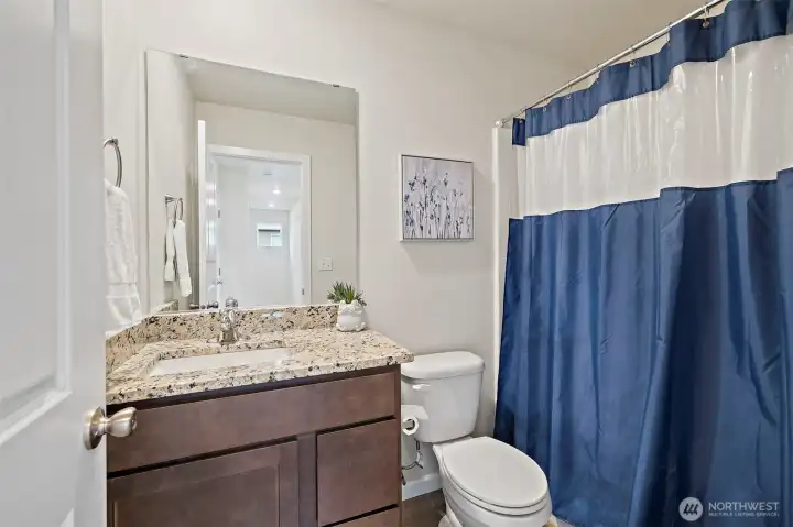 Full bathroom. Full bathroom.