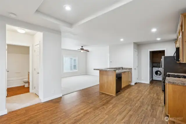 Anoter image taken from the dining room. To the right is the guest bathroom, and behind -unseen- are the two guest bedrooms