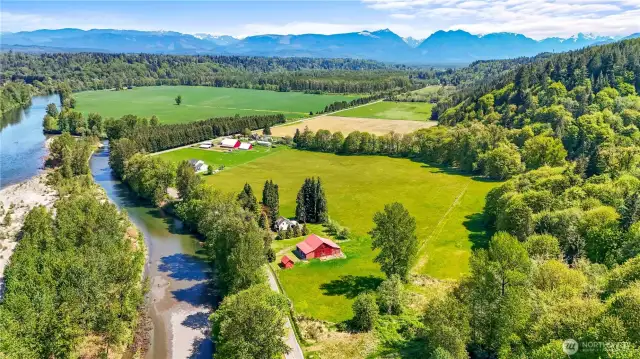 37 +/- acres with Cascade Mountain views and a little bit along the Skykomish River.