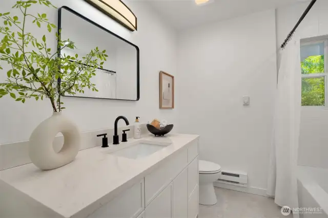 Bathroom 1, with tub