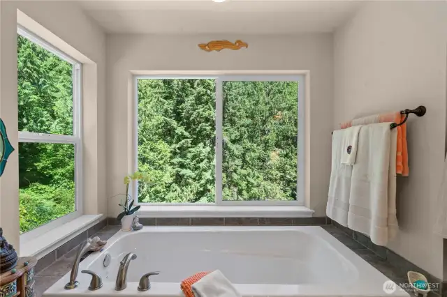 Soaking tub