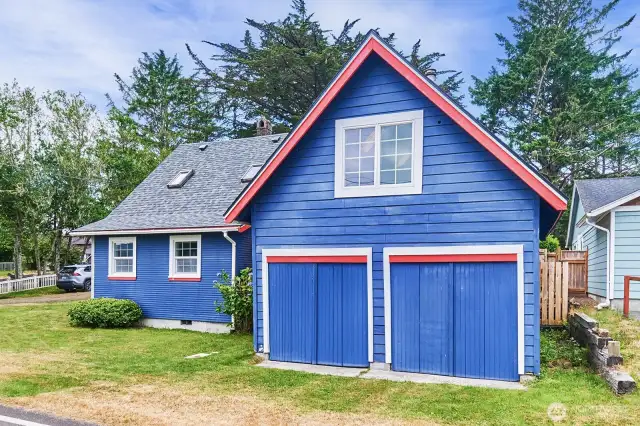 2-car garage adds extra space for beach cruisers or scooters.