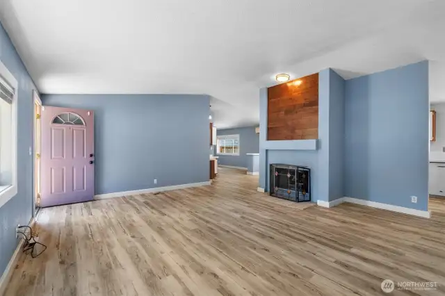 Upon entry, immerse yourself in the inviting and spacious layout of this nearly 2000 sqft home. Starlink is included with purchase and is ready to use.