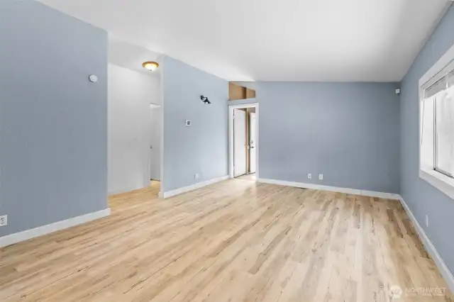 Several entries create easy access to the outdoors. The entrance through the laundry room makes it easy to bring groceries in or pack in after a day on the lake!