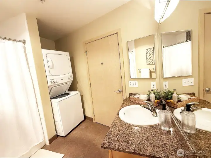 2nd large full bath with washer and dryer