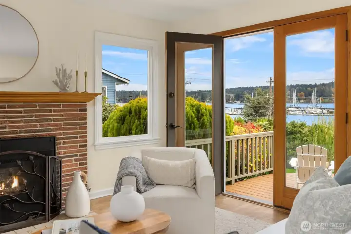 Comfortable with plenty of space for entertaining.