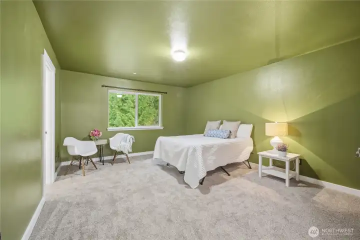 Nice size primary bedroom