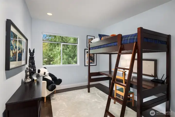 Additional upper level bedroom.