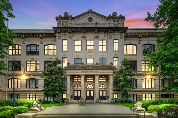 Make your entrance at one of Seattle’s most iconic and beautifully restored buildings.