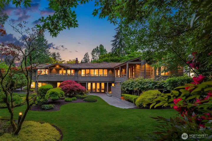 The long-time owners always thought of it as "a house in a garden." The outdoor spaces will impress the most discerning buyer. The long-time owners always thought of it as "a house in a garden." The outdoor spaces will impress the most discerning buyer.
