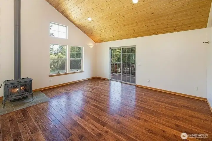 Living room... Living room...