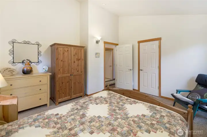 Primary bedroom with current furnishings... Primary bedroom with current furnishings...