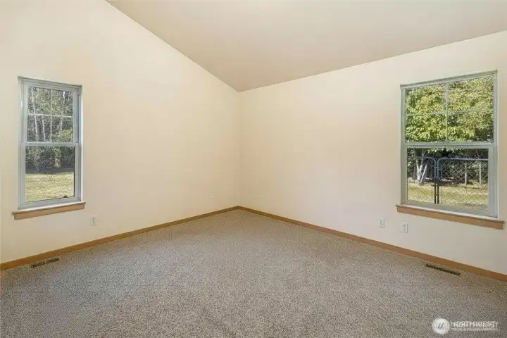 Guest bedroom with current furnishings... Guest bedroom with current furnishings...
