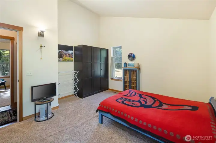 Guest bedroom with current furnishings... Guest bedroom with current furnishings...