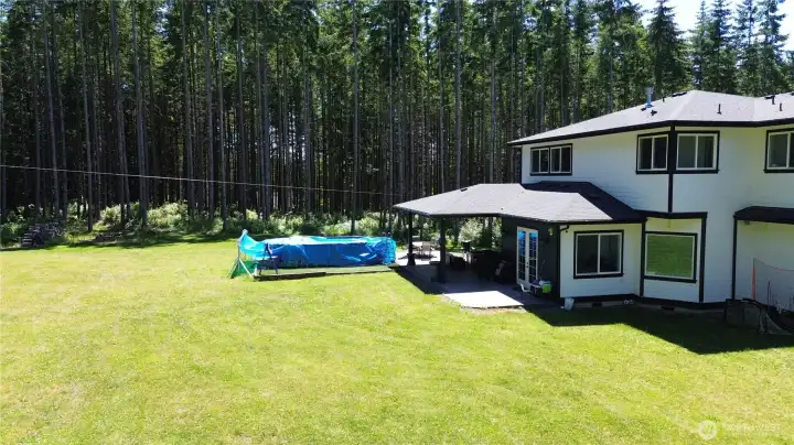 Above ground pool & zip line