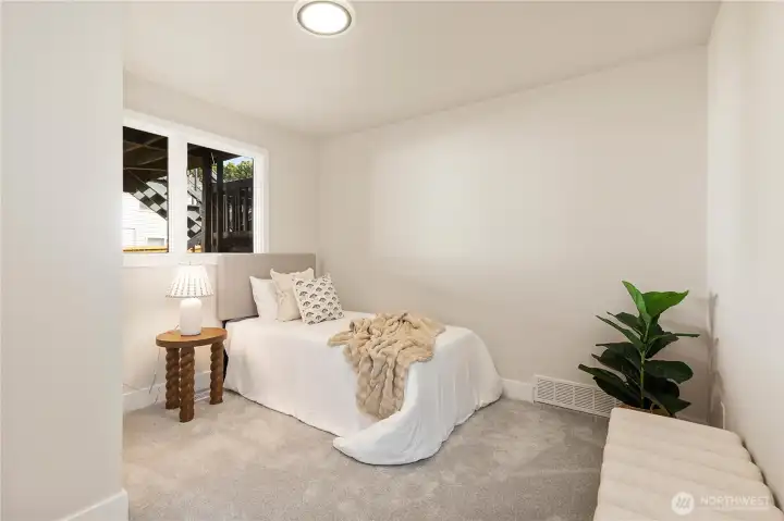 4th bedroom/Office