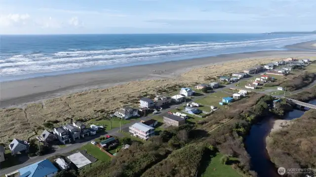 The beach access to the North is only about 10 homes away. So much to explore with the river, beach and neighboring areas!  A clam diggers dream!  Thank you for viewing!